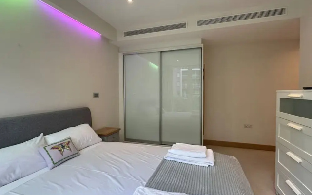 2b2b Apt Park + River + Balcony