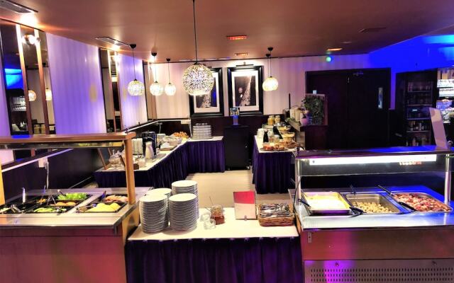 Leikari Seal La Vie Bungalows