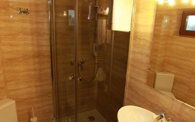 West Plaza Hotel