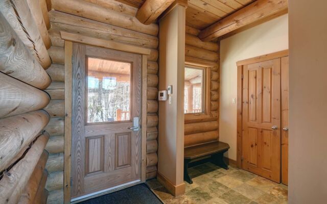 Chalet Apache