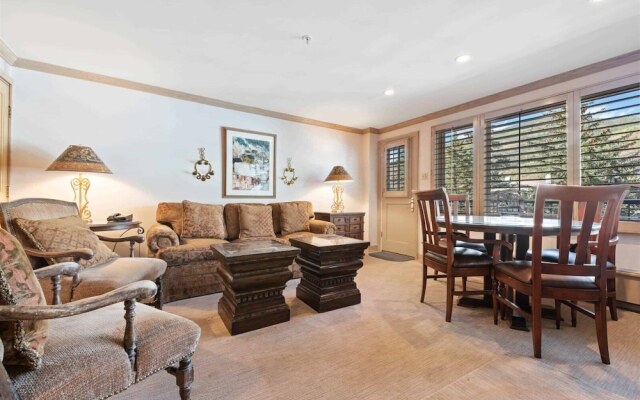 Cozy 2 Bedroom Slopeside Mountain Residence in Vail Village Just Steps From Gondola 1