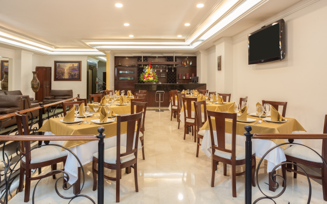 Hotel Embassy Park