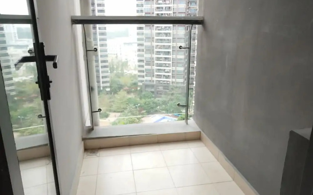 Gemmed Apartment