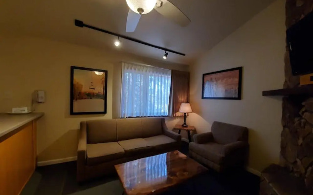 GetAways at Snow Lake Lodge