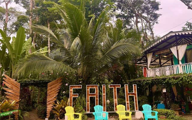 Faith Glamping Dome Costa Rica