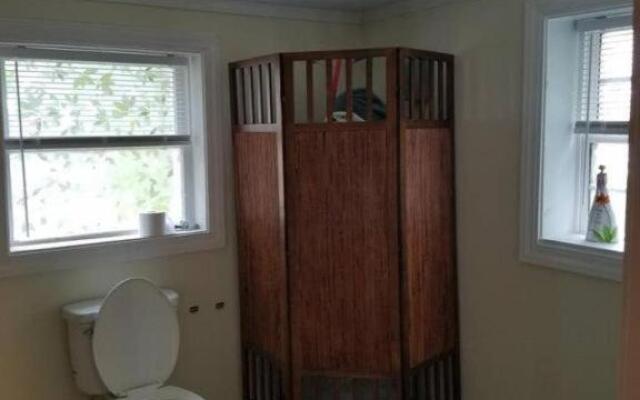 Cheap East Knoxville Basement Studio