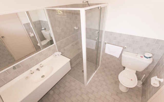 Island Palms Motor Inn