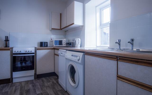 Dragons Den - 2 Bedroom Apartment - Tenby