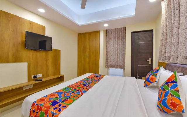 FabHotel Pink City