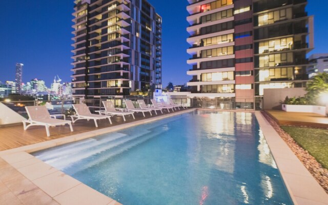 2 Bed Brisbane Resort Apartment