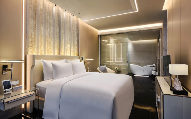 J Hotel, Shanghai Tower