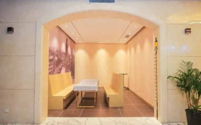 Waiting Hotel (Shanghai Jinqiao Store)