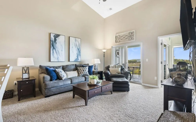 Happy Place Condo - Stunning Table Rock Lake Views
