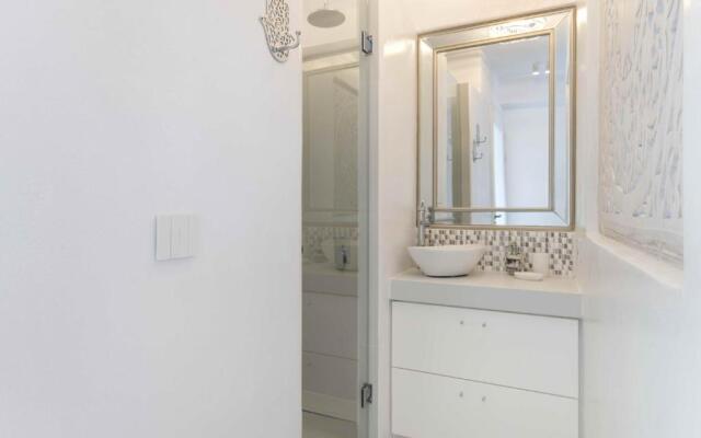 Seafront Brand New Studio in Little Venice of Paros