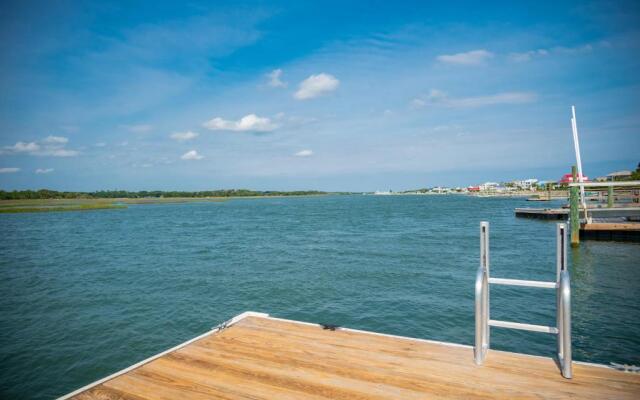 Pier Pleasure by Oak Island Accommodations