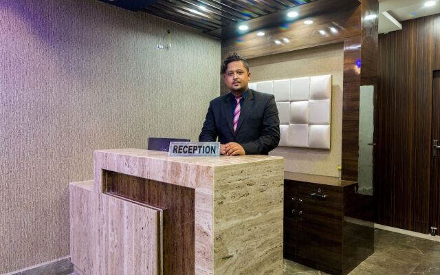 OYO 6709 Hotel L N International