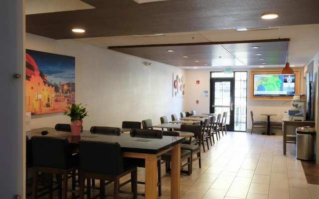 Holiday Inn Express & Suites Davis - University Area by IHG
