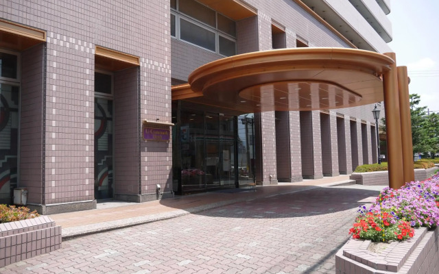 U Community Hotel