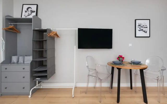 Studio Fahrenheit in Gdańsk by Renters