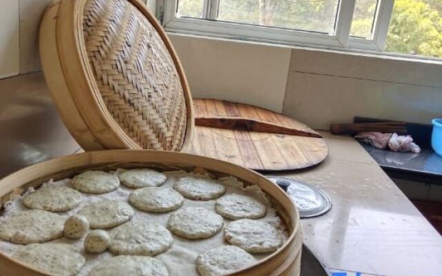 Xiagu Renjia Hostel