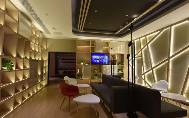 Ibis Lanzhou West Railway Station Hotel