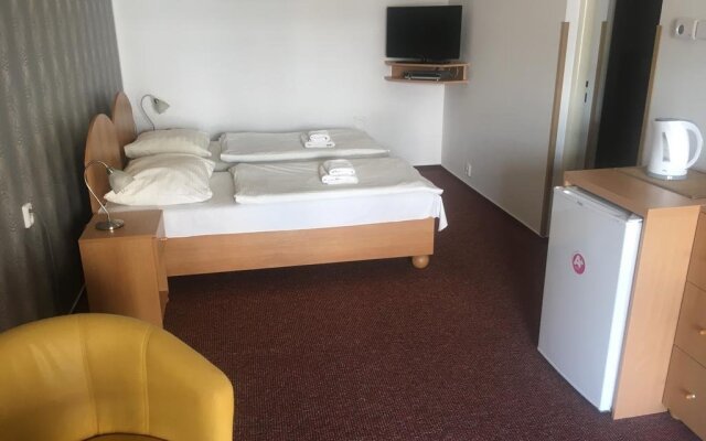 Hotel & Penzion City