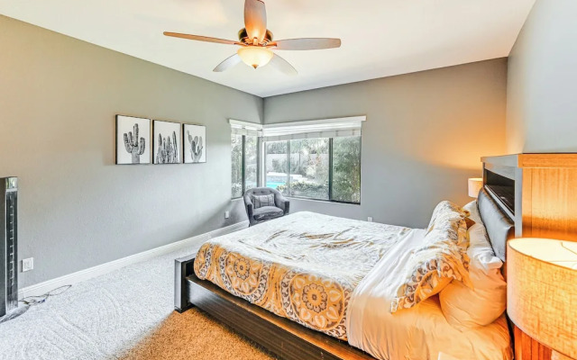 Saltwater Pool & Grill: Tempe Retreat!