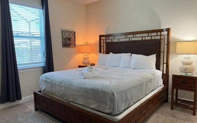 7613-8-bl-only 10 Minutes From Disney