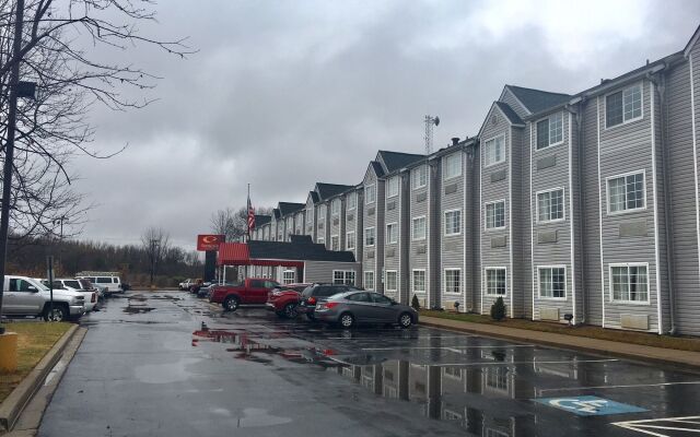 Econo Lodge & Suites Greenville