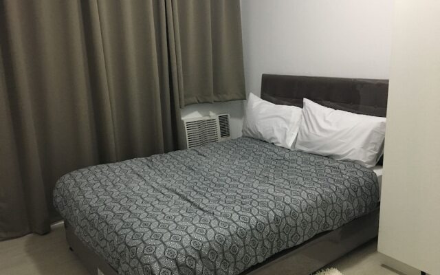 Comfort Condo @ Azure Urban Residences