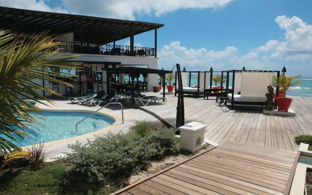 Silver Point Hotel