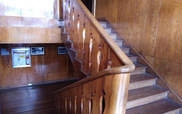 Log Cabin Hotel-Baguio