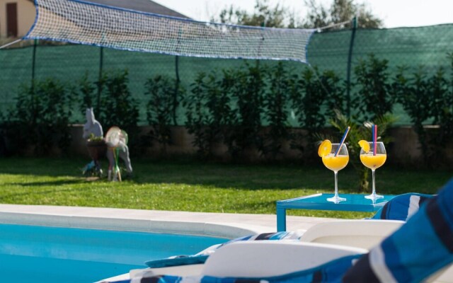 Beautiful Home in Kastel Kambelovac With Wifi and 4 Bedrooms