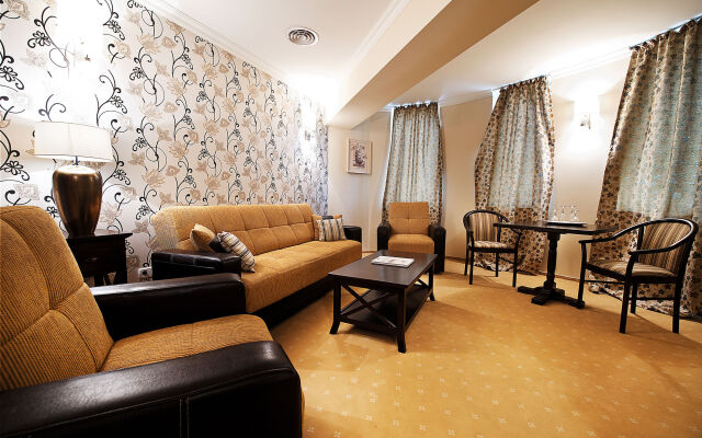 Best Western Plus Lido Hotel