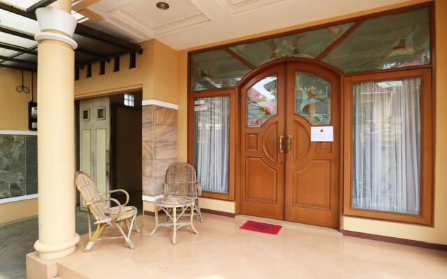 Maharani Guesthouse Tebet Syariah - Hostel