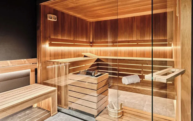 Radisson RED Hotel & Radisson RED Apartments, Kraków