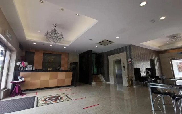 De Leon Hotel ll
