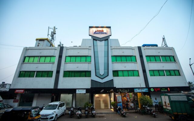 Hotel Naaz Executive Near T2 Airport