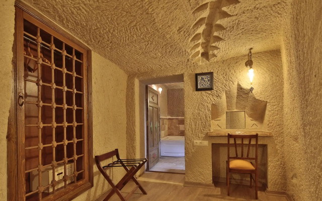 Jacob's Cave Suites