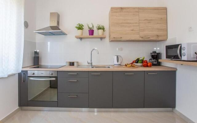 House Demetra