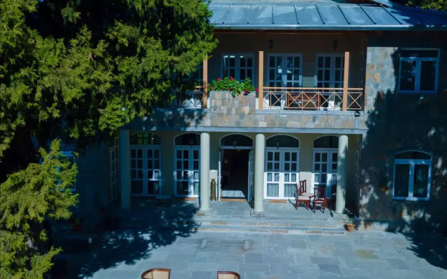 The Magnolia Lodge