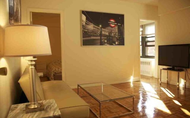 8f- 2 Bedroom Apt on 12 street Best Location