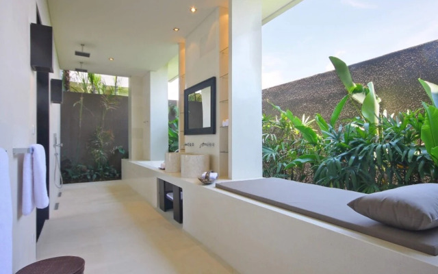 Private Villas, 4 Br, Canggu With Staff