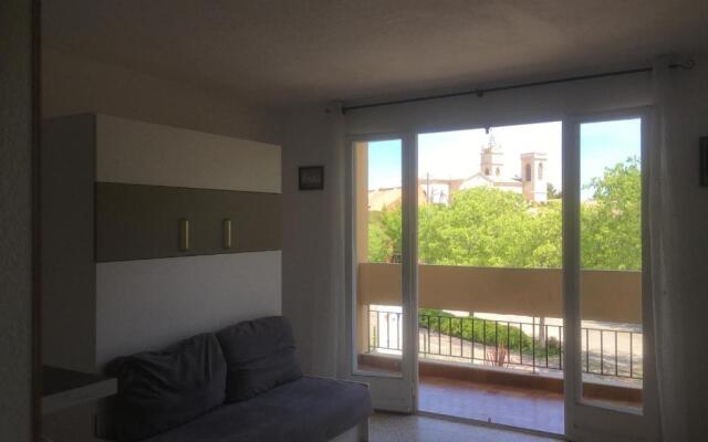 studio lumineux avec terrasse