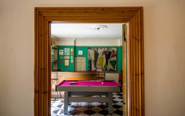 The Cors Country House