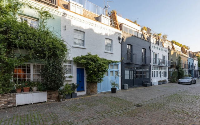 St Luke's Mews III by Onefinestay