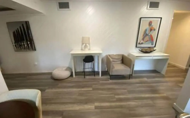 Pool Parking 2 Bedroom Retreat Sleeps 5