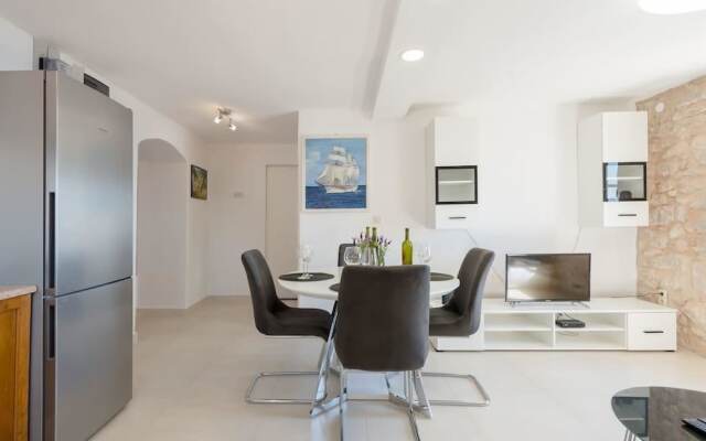 Luxury Apartment Ladovina