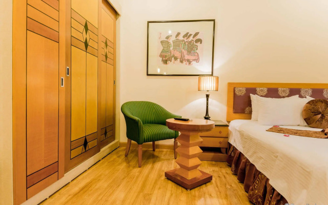Golden Sunshine Villa Hotel and Travel