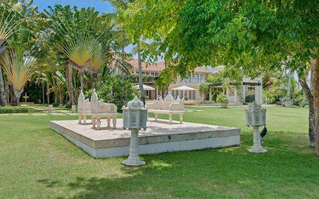 Sophisticated Villas With Private Pools and Staff